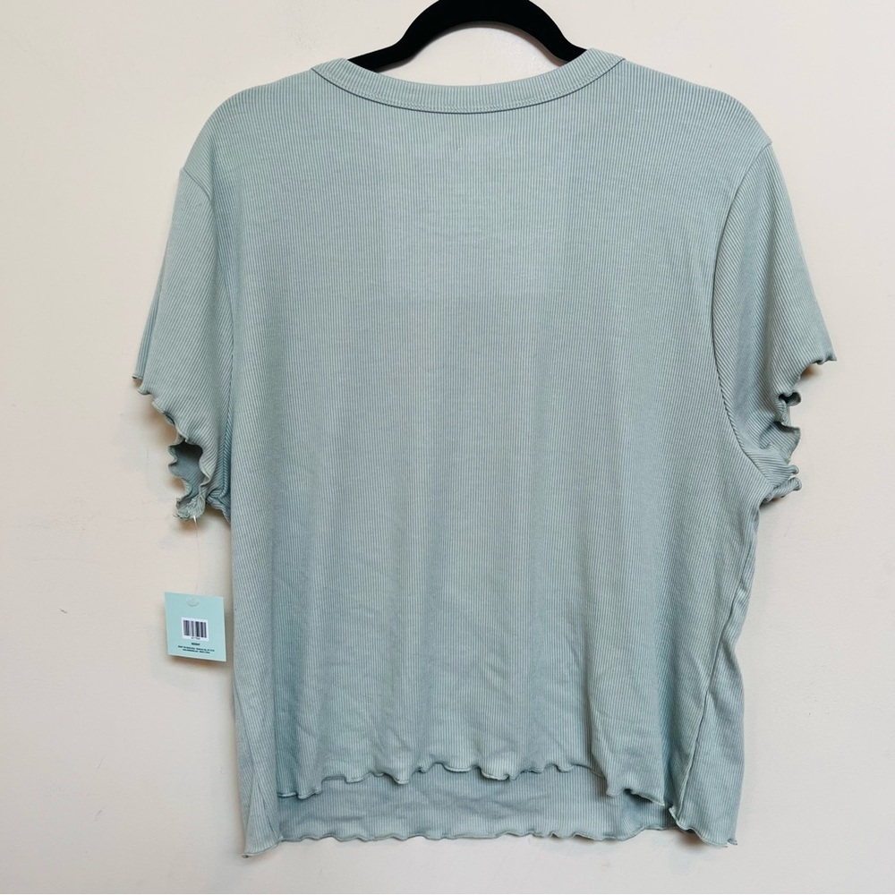 The Spring Shop Light Gray Short Sleeve Women's Tee - Picture 3 of 3